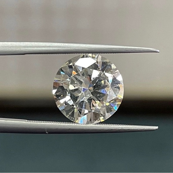 Certified 1CT Moissanite Diamond Round - Picture 4 of 4